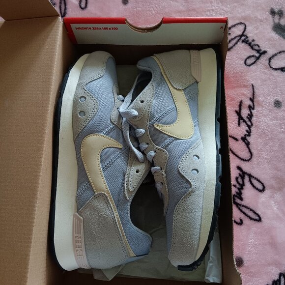 Nike Venture Runner - Picture 1 of 6